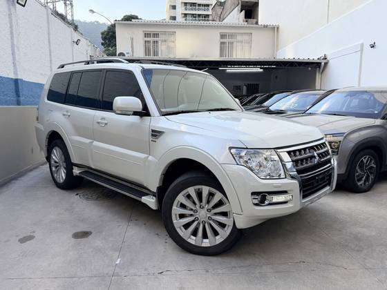 MITSUBISHI PAJERO FULL 3.8 HPE 4X4 V6 24V GASOLINA 4P AUTOMÁTICO